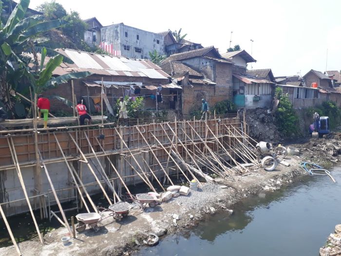 Perbaikan tanggul sungai persiapan menghadapi penghujan (Dokumentasi Pemkot Jogja)