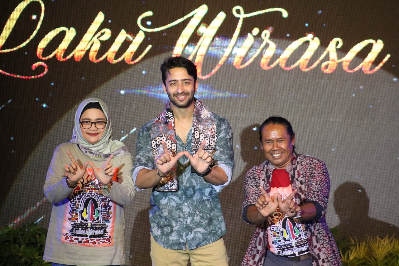 LAUNCHING LAKU WIRASA: Kepala Dinas Pariwisata Joko Mursito (kanan) bersama Pj. Bupati Kulon Progo Ni Made Dwipanti Indrayanti, dan Shaheer Sheikh saat launching program Laku Wirasa di Taman Budaya.