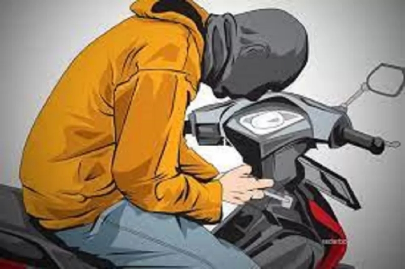 CEPAT: Ilustrasi pencurian sepeda motor. (Dok Jawapos.com)