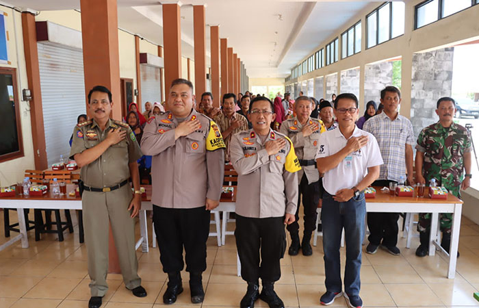 AKOMODASI: Polres Bantul saat melaksanakan kegiatan Jumat Curhat untuk untuk menampung saran dan masukkan dari masyarakat di Kapanewon Kretek Jumat (24/11).Dokumentasi Polres Bantul