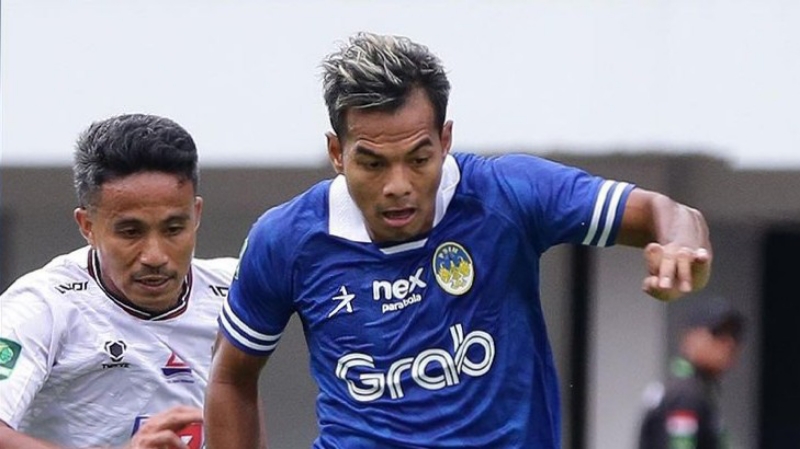 SAMA KUAT: Pemain PSIM Jogja menghadapi Malut United di Stadion Mandala Krida Jogja Sabtu (25/11). (Dok PSIM)