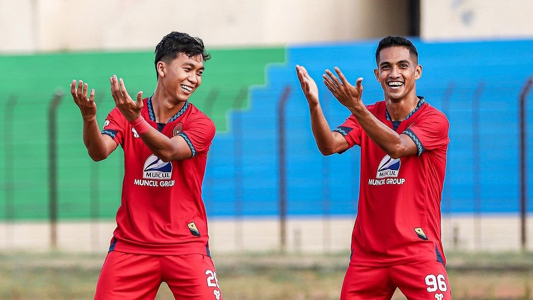 MANTAP: Pemain Persiba Bantul selebrasi usai mencetak gol ke gawang FC UNY di Stadion Sultan Agung (SSA) Bantul, Minggu (26/11). (Dok Persiba Bantul)