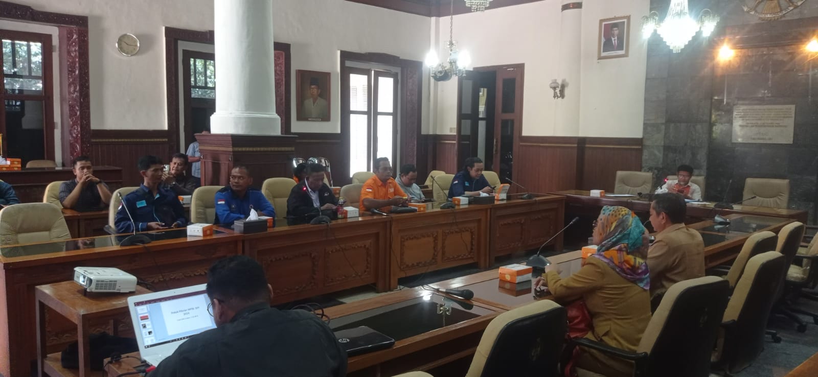 REALITAS: Suasana pembahasan upah minimum di DPRD DIJ Senin (27/11). (Dwi Agus/Radar Jogja)