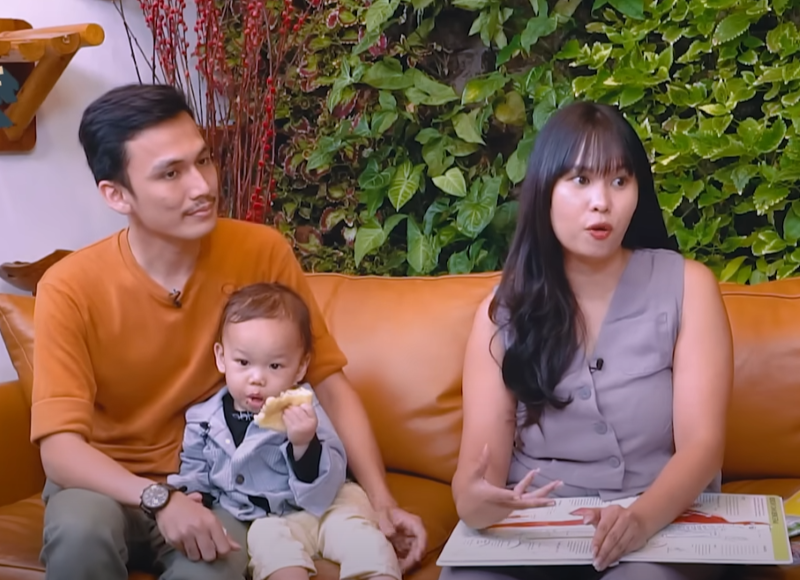 Kevin Immanuel dan Chika orangtua dari bayi jenius Kenkulus saat di undang di Podcast Deni Sumargo, beberapa waktu lalu. (Tangkapan layar YouTube/CURHAT BANG Denny Sumargo)