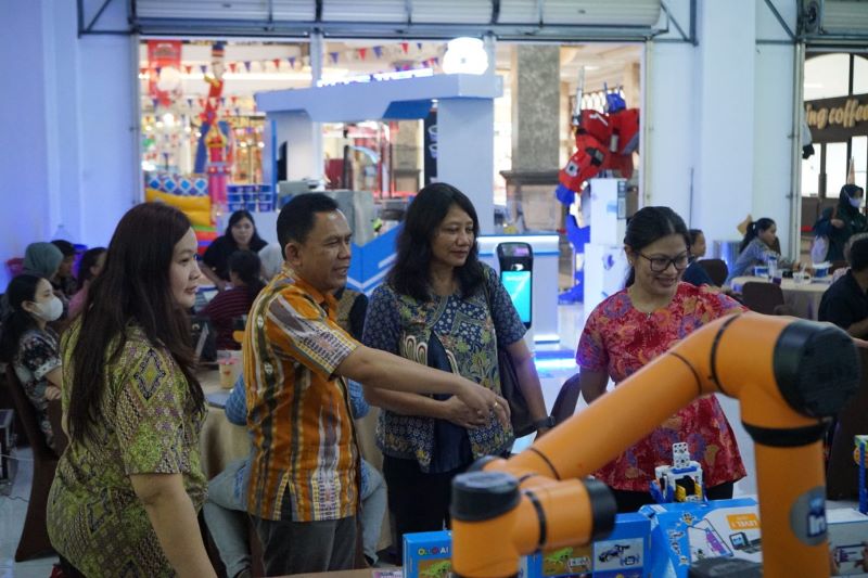 RISET: Salah satu robot yang dipamerkan UKDW Jogja berkolaborasi dengan Indonesia Artificial Intelligence Society (IAIS) dalam pameran RoboPark di Sleman City Hall 24-26 November 2023. (Dok UKDW)