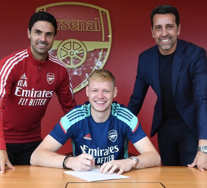 BUKAN PERTAMA: Aaron Ramsdale resmi bergabung bersama Arsenal pada Agustus 2021, setelah didatangkan dari Sheffield United. (Ig Pribadi)