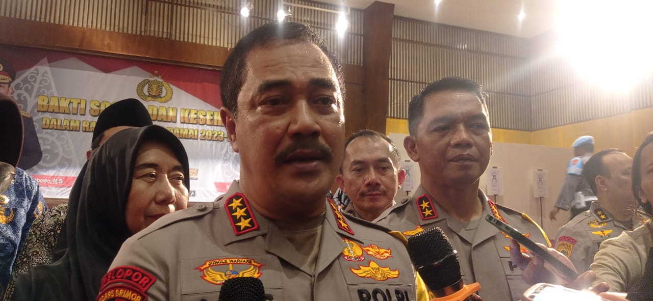 TEGAS: Wakapolri Komjen Pol Agus Andrianto dalam kegiatan Bakti Sosial di Kampus ISI Jogjakarta, Rabu (29/11). (Dwi Agus/Radar Jogja)