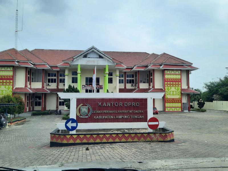Kantor DPRD Kabupaten Lampung Tengah tiga tahun lalu. (Google/Yohanes Dunan)
