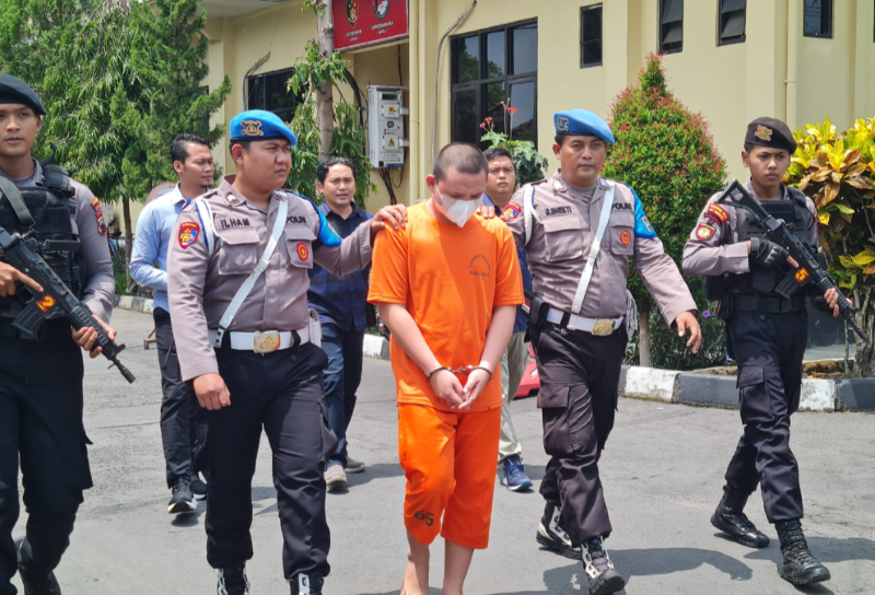 Randa, seorang pelaku pencurian dengan modus memecahkan kaca mobil berhasil ditangkap. Satu pelaku menjadi tahanan Polres Purworejo dan dua lainnya masih DPO. (Naila Nihayah/Radar Jogja)