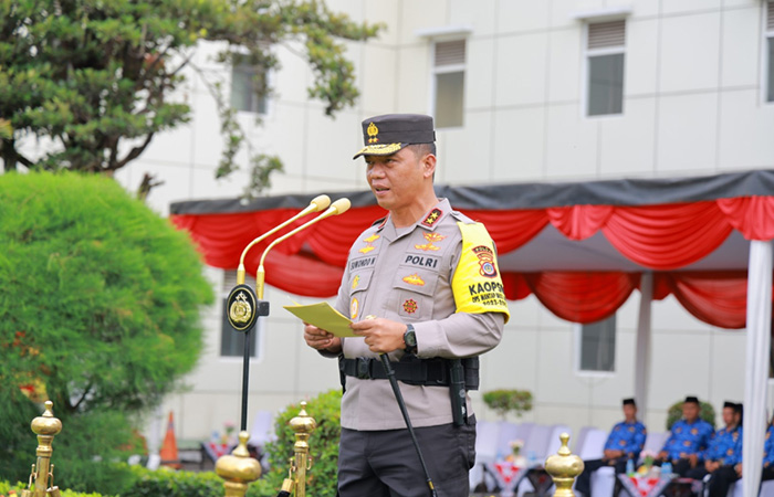 TEGAS: Kapolda DIJ Irjen Pol Suwondo Nainggolan SIK, MH memberikan amanat pada upacara peringatan HUT ke-52 Korpri Tahun 2023, di Halaman Mapolda DIJ, Rabu ( 29/11).DOKUMENTASI POLDA DIJ