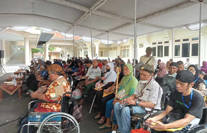 SIMULASI: Suasana kegiatan layanan terpadu dalam pemenuhan alat bantu bagi penyandang disabilitas dan lansia di RSUD dr. Tjitrowardojo.DINSOSDALDUKKB PURWOREJO UNTUK RADAR JOGJA