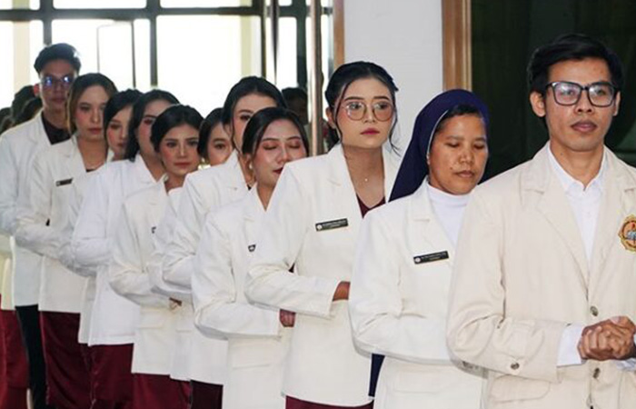 Pengambilan sumpah 17 apoteker di Ruang Drost, Gedung Administrasi Pusat, Kampus III USD Jogja.DOK USD