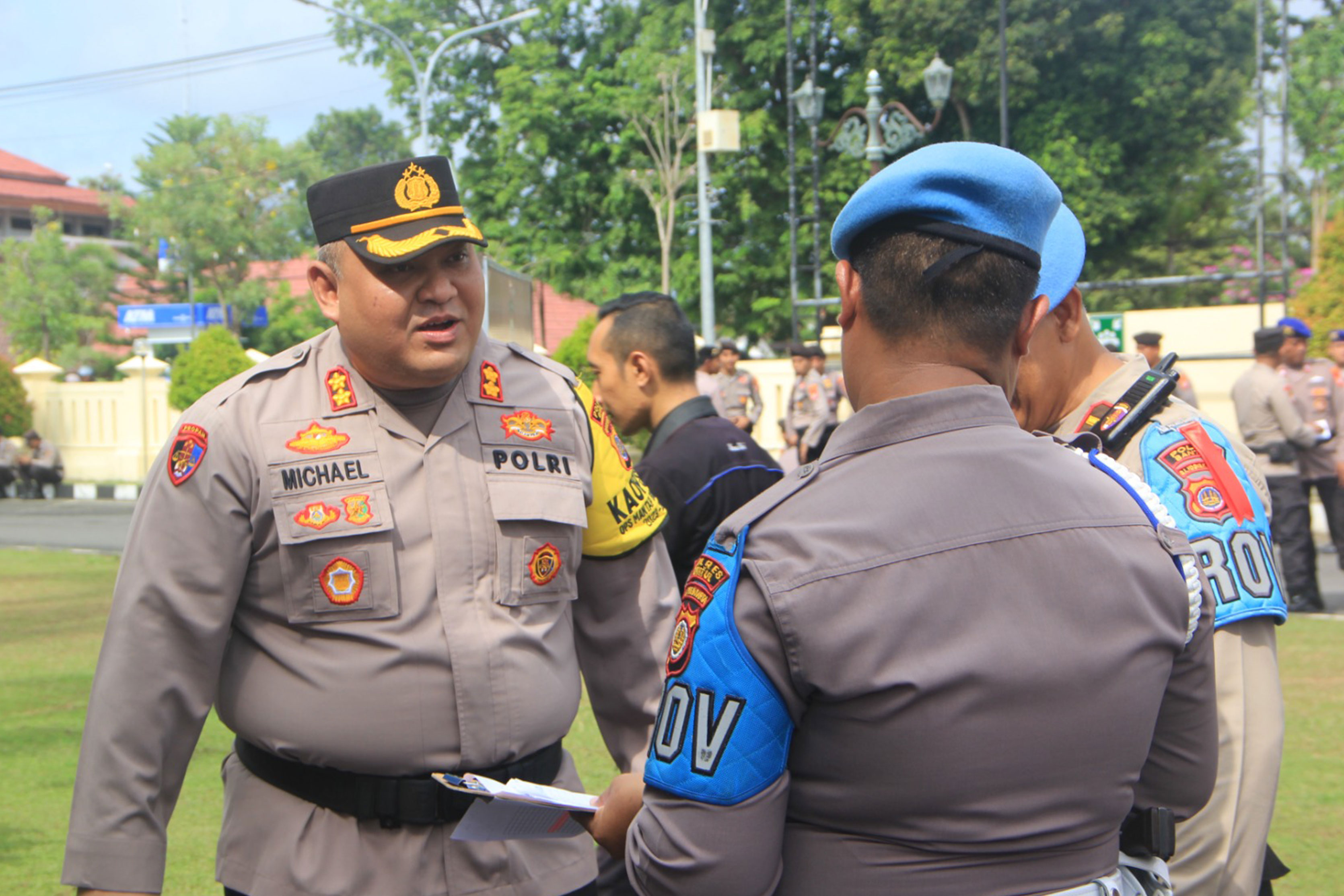 TEGAS: Kapolres Bantul AKBP Michael Risakotta saat mengingatkan personelnya untuk menjaga netralitas.ISTIMEWA