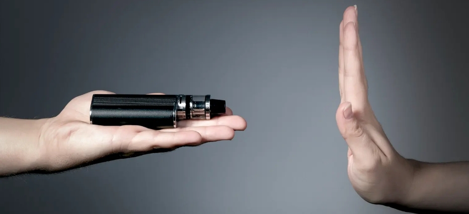 TIDAK: Ilustrasi gambar say no to smoke and vape. (ayosehat.kemkes.go.id)