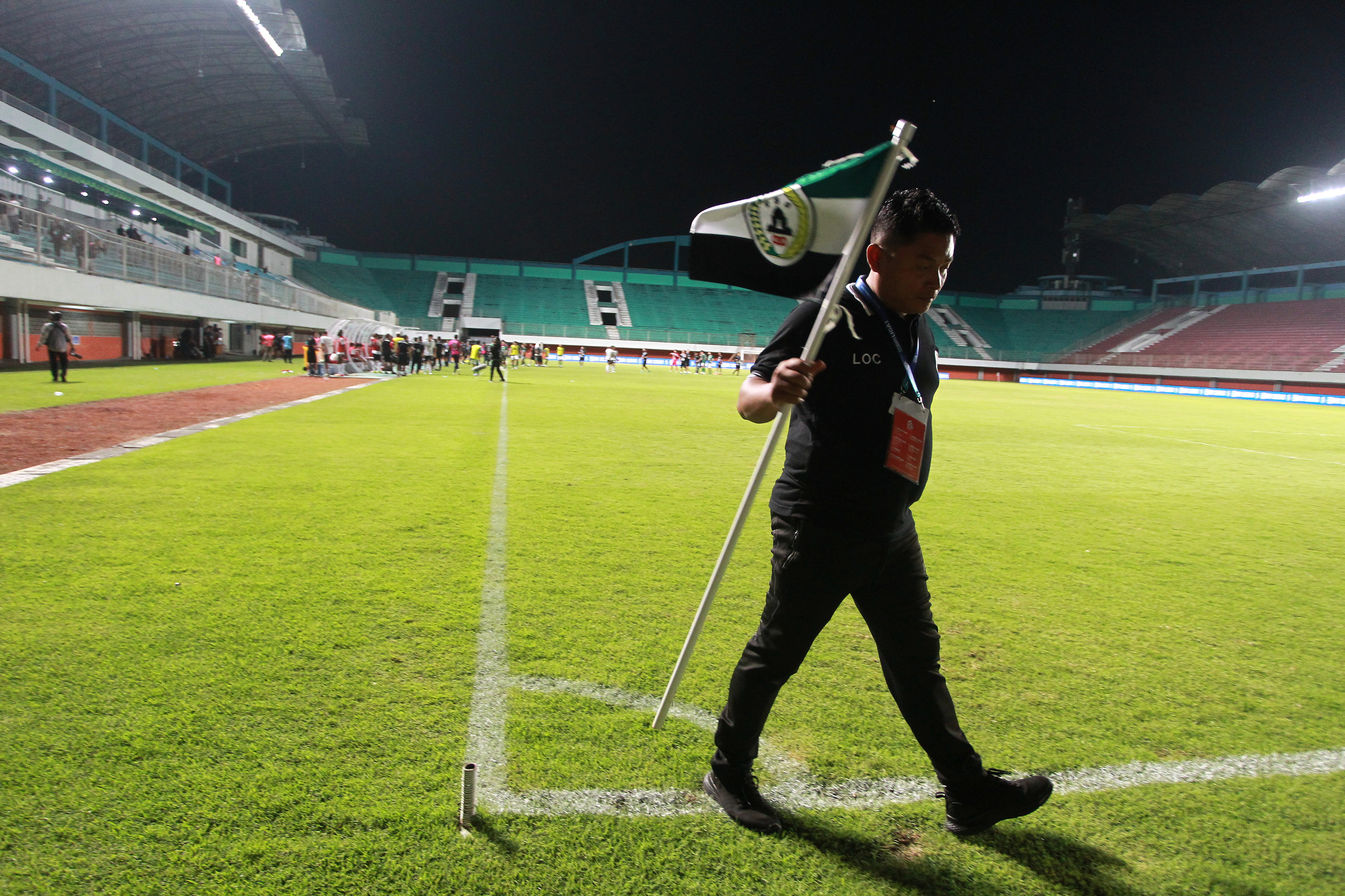 SEPI: Suasana pertandingan PSS Sleman yang digelar tanpa penonton di Stadion Maguwoharjo, Sleman, Jumat (8/12). PSS Sleman merugi hingga ratusan juta saat menggelar laga di kandang tanpa penonton .