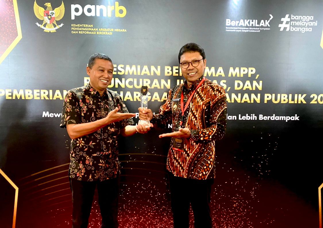 Penjabat Wali Kota Jogja Singgih Raharjo (kanan) bersama Kepala Dinas Komunikasi Informatika dan Persandian Kota Jogja Tri Hastono