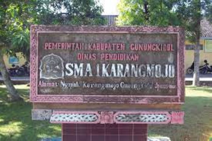 SMAN 1 Karangmojo (profilbaru.com)