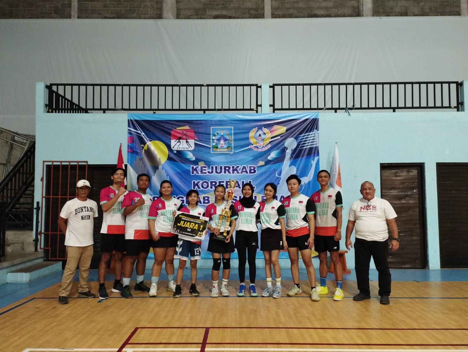 Keterangan Tim Yuasa Satria B Berhasil Sabet Juara Diajang Kejurkab Sleman Korfball di GOR Klebengan, Sleman.