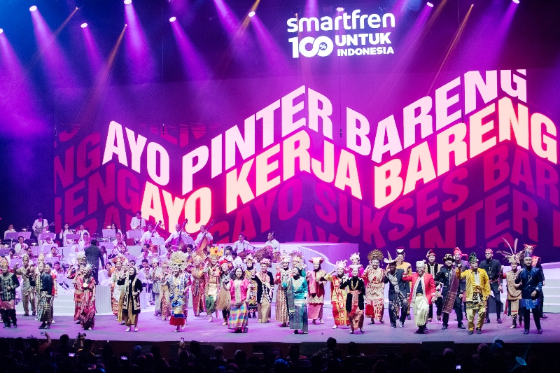 UNTUK NEGERI:  PT Smartren Telecom Tbk menutup penghujung tahun 2023 dengan menyelenggarakan pergelaran seni dan budaya bersama Erwin Gutawa Orchestra. (SMARTFREN)