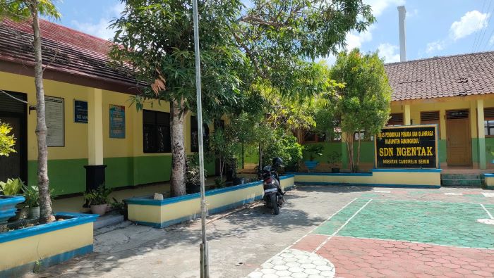 SELAMAT TINGGAL - Suasana siang di SDN Ngentak wilayah Ngentak, Candirejo, Semin nampak lengang Selasa (12/12). GUNAWAN/Radar Jogja