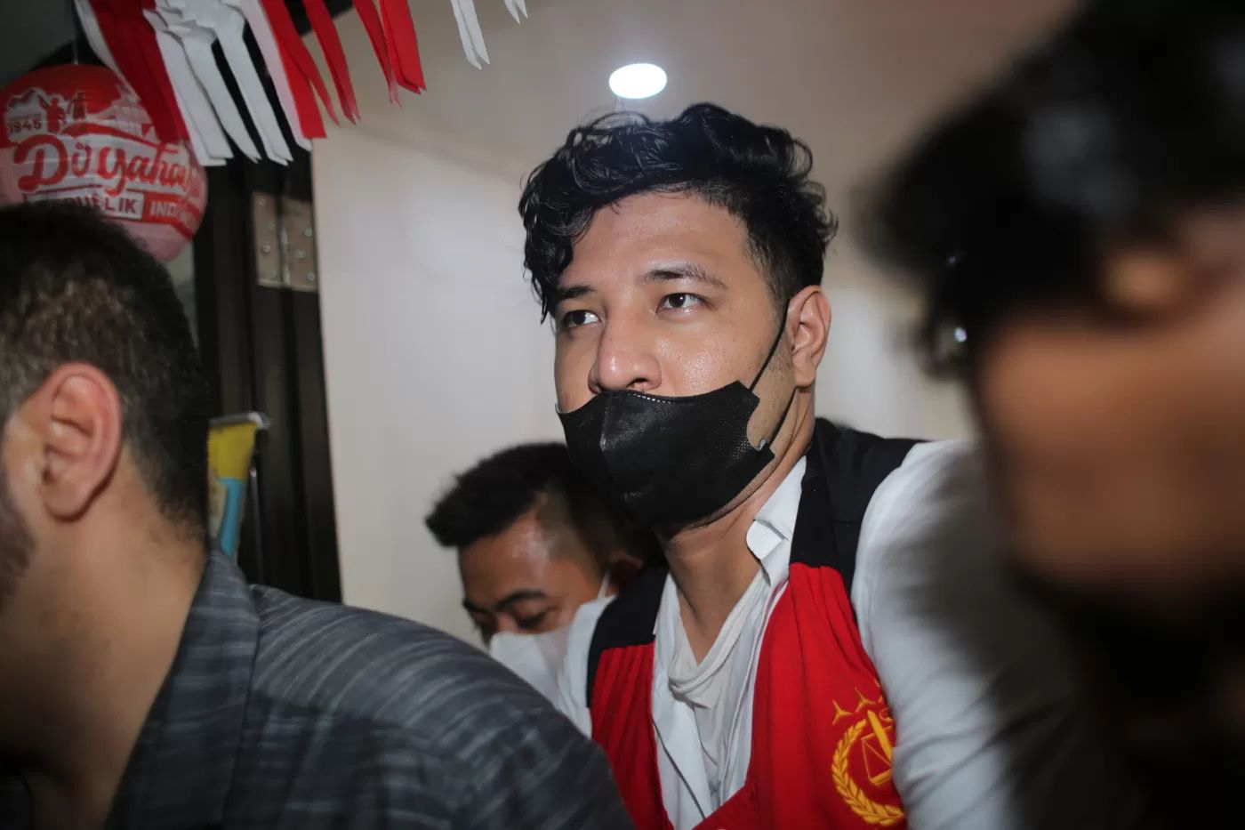 Ammar Zoni tiba di Pengadilan Negeri Jakarta Selatan untuk menjalani sidang perdana kasus dugaaan narkoba, Jakarta, Selasa (22/08/2023). (Imam Husein/Jawa Pos)