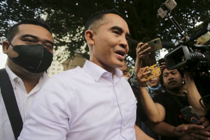 Mantan Kepala Bea Cukai Yogyakarta Eko Darmanto usai klarifikasi terkait LHKPN di Gedung Merah Putih Komisi Pemberantasan Korupsi (KPK), Selasa (7/3/2023). (Dery Ridwansah/ JawaPos.com)