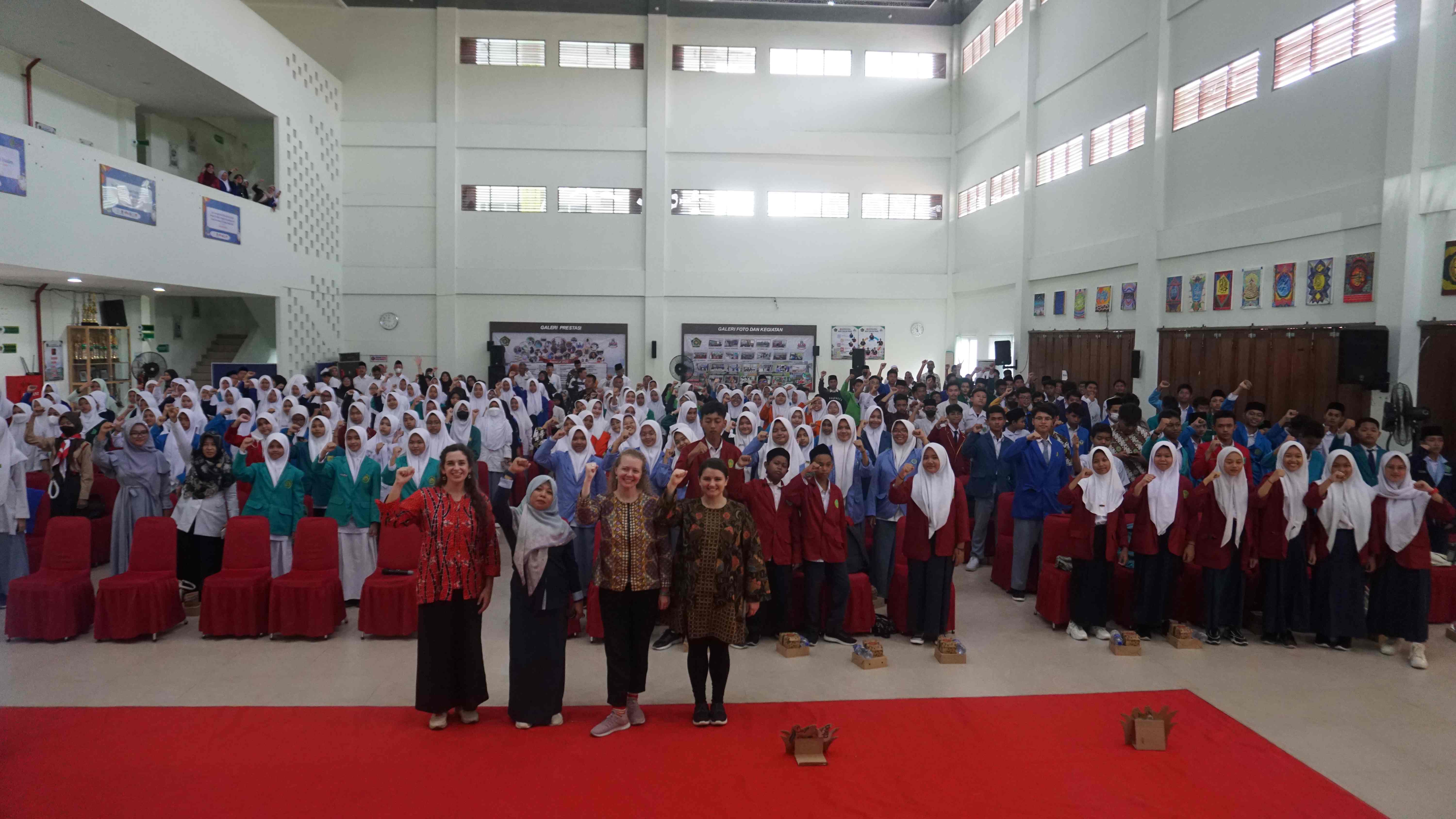 Madrasah Aliyah Negeri (MAN) 2 Kulon progo sukses menyelenggarakan American Teachers Go to Jogja.