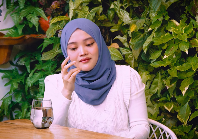 Sosok Putri Delina. (YouTube/Curhatan Bang Denny Sumargo)