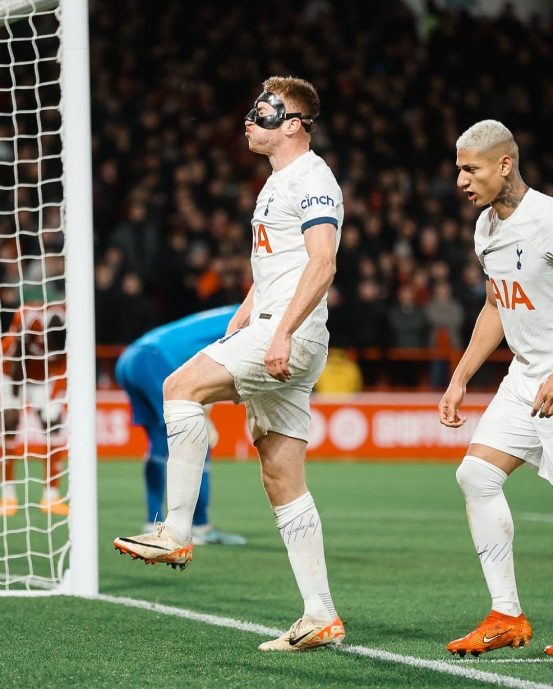 Tottenham curi tiga poin di kandang Nottingham Forest (Tottenham Hotspurs)