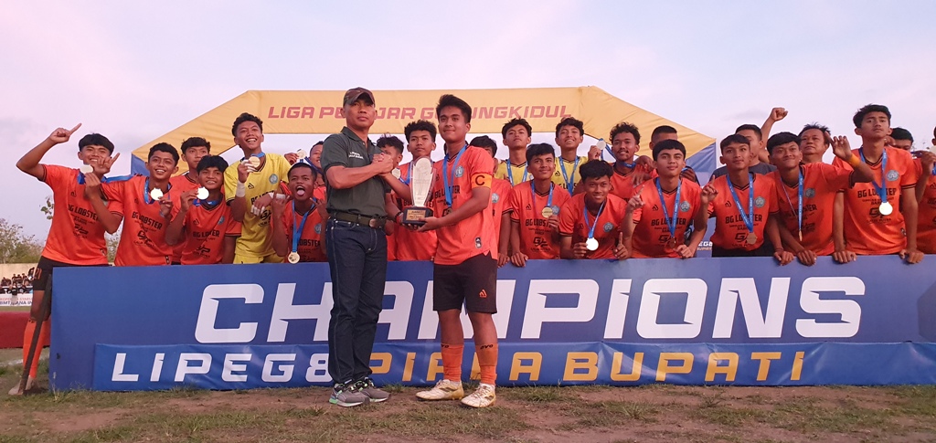 SELAMAT - Pertandingan babak final liga antar pelajar (LIPEG) #8 sukses digelar di Stadion Gelora Handayani Minggu sore  (17/12/2023)  &nbsp;