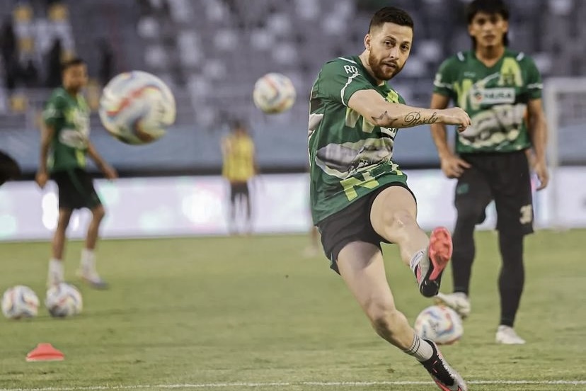 menghadapi mantan pelatihnya, Persebaya bertekad curi tiga poin (ligaindonesiabaru)