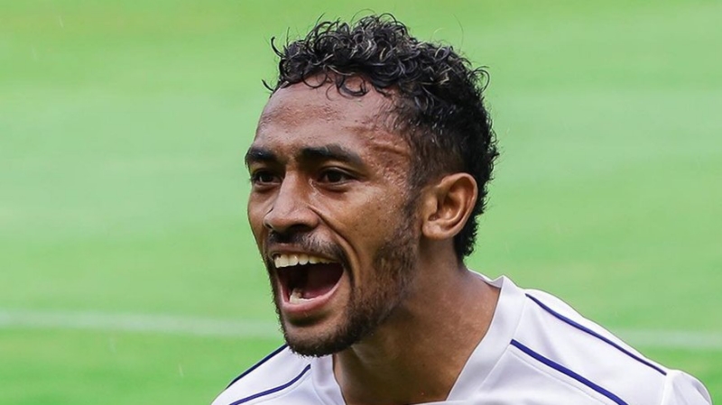 YAKIN: Ari Maring berhasil membawa PSIM Jogja unggul 1-0 atas Persikab Kabupaten Bandung, di Stadion Gelora Bandung Lautan Api, Senin (18/12). (Dok PSIM)