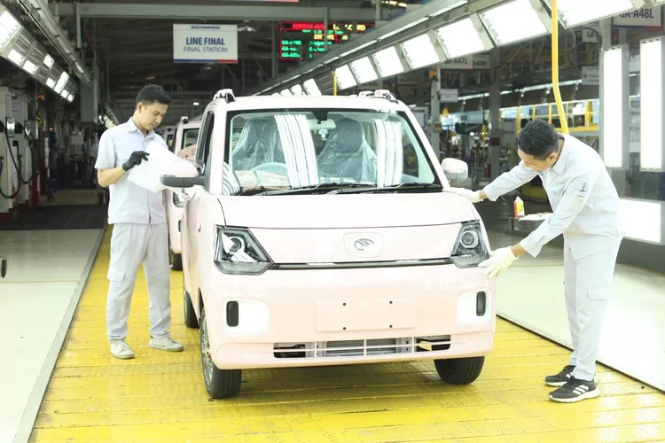 Mobil listrik Seres E1 resmi mulai diproduksi di Cikande, Serang, Banten pada akhir tahun 2023.
