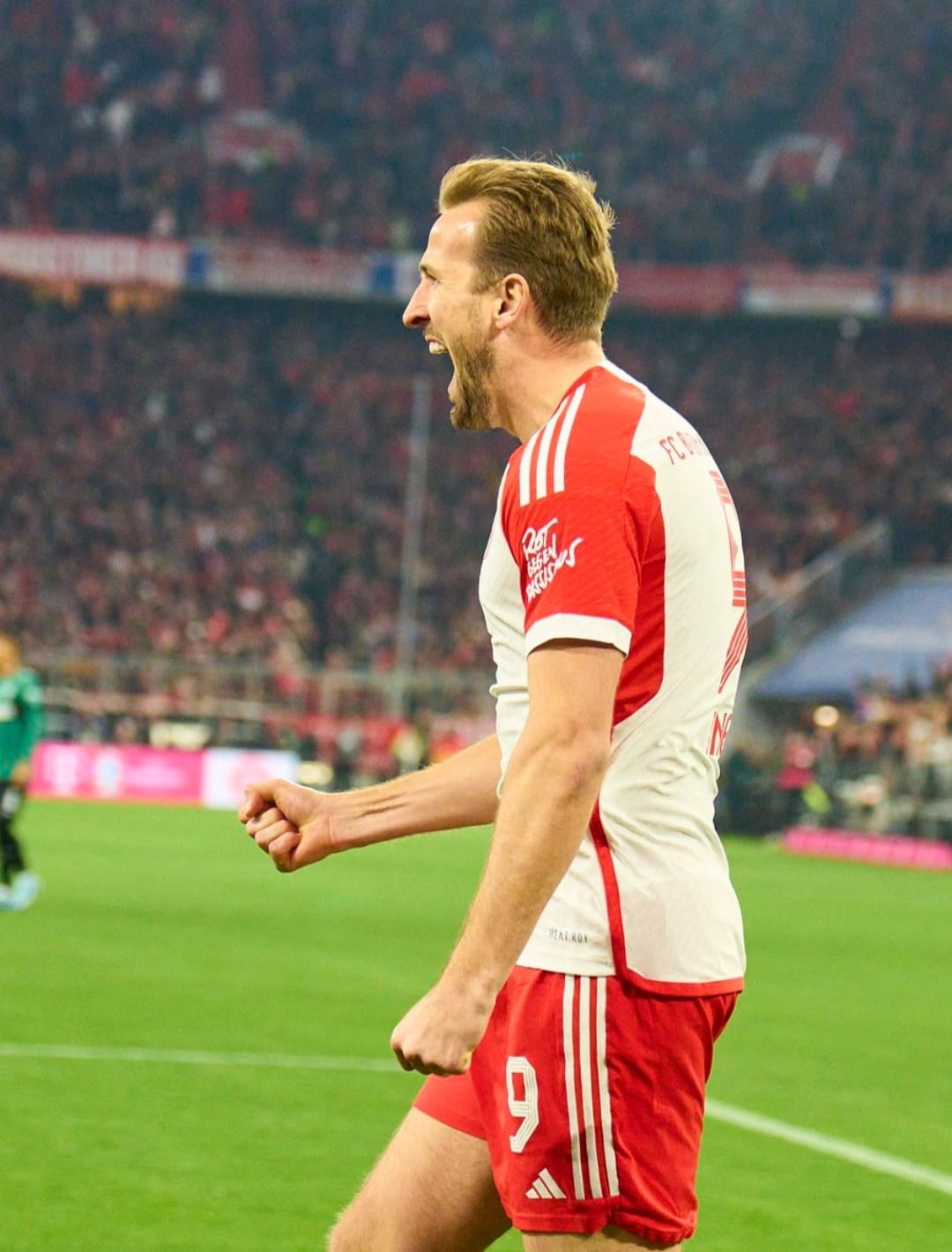 Bayern Munich kalahkan VfB Stuttgart 3-0 di Allianz Arena (fcbayernmunich)