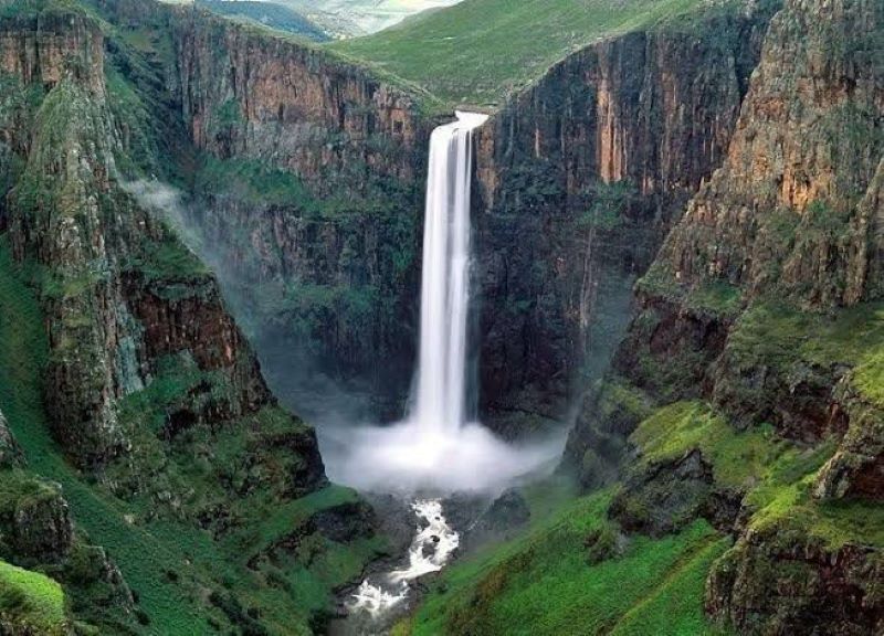 Air terjun tertinggi, Angel Falls di Taman Nasional Canaima, Venezuela. (Google/Venezuela Tours)