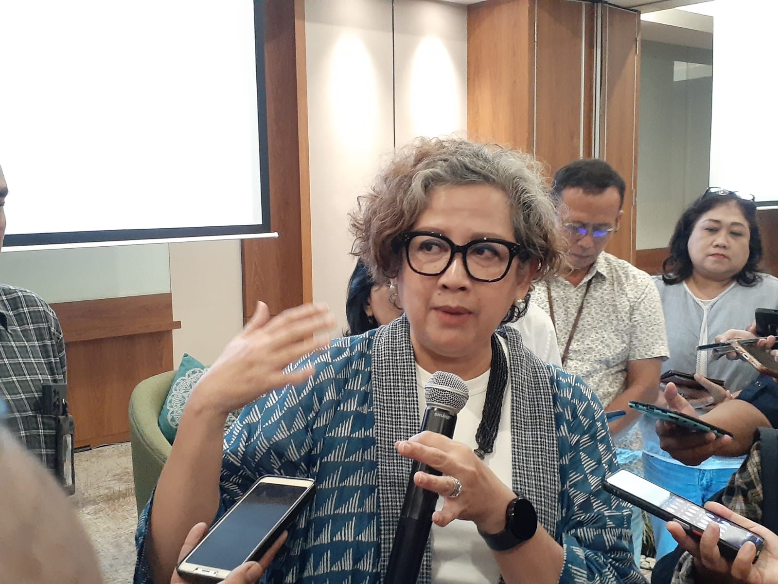 OPTIMISTIS: Direktur Utama PT TWC Febrina Intan saat jumpa pers di salah satu hotel di Kabupaten Sleman Rabu (20/12). (Iwan Nurwanto/Radar Jogja)