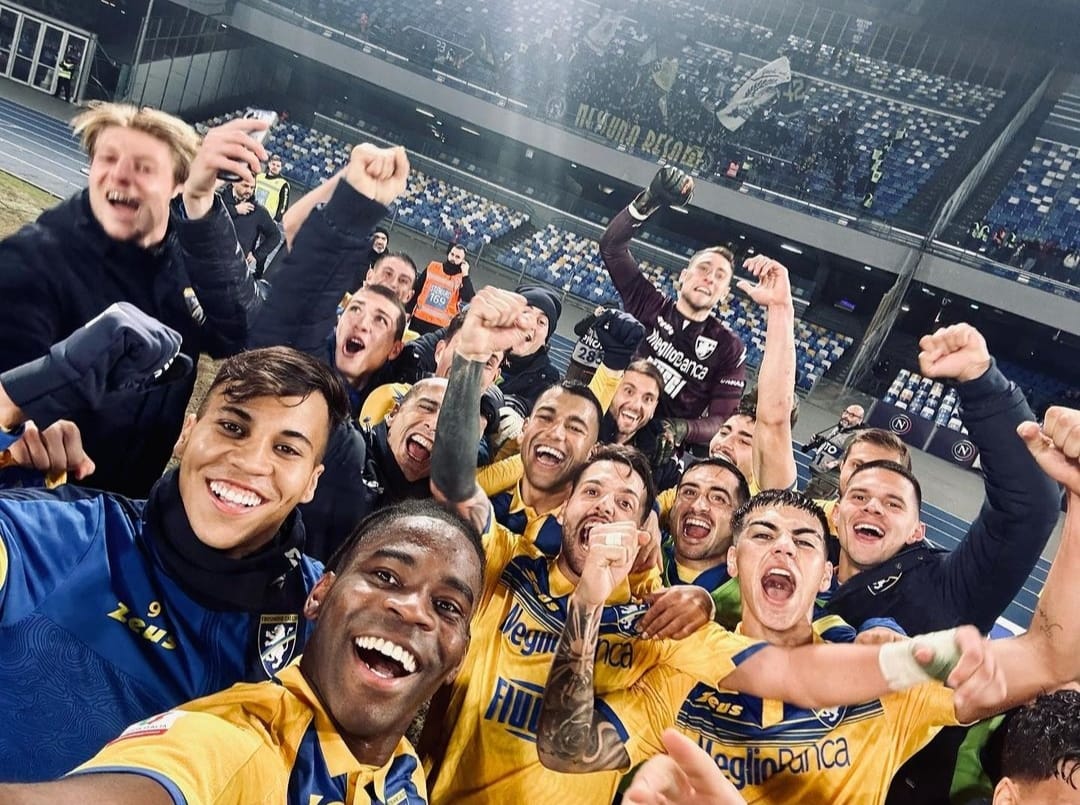 Frosinone kalahkan Napoli 4-0 di babak 16 besar Copa Italia (frosinone)