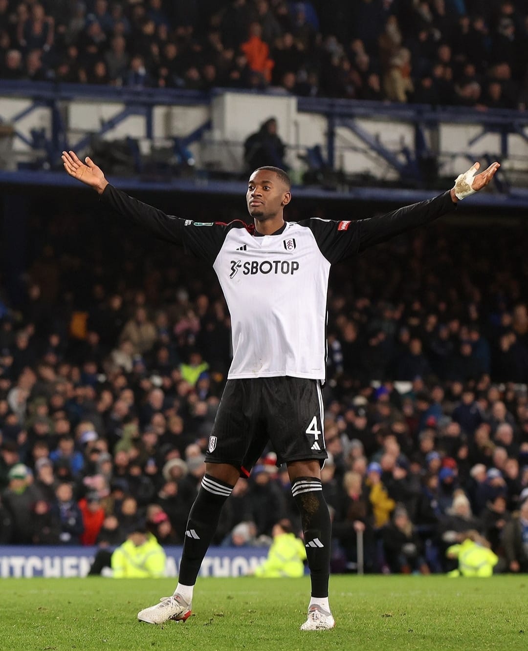 Fulham raih kemenangan kontra Everton melalui adu penalti usai bermain imbang di waktu normal dengan skor 1-1 (fulhamfc)