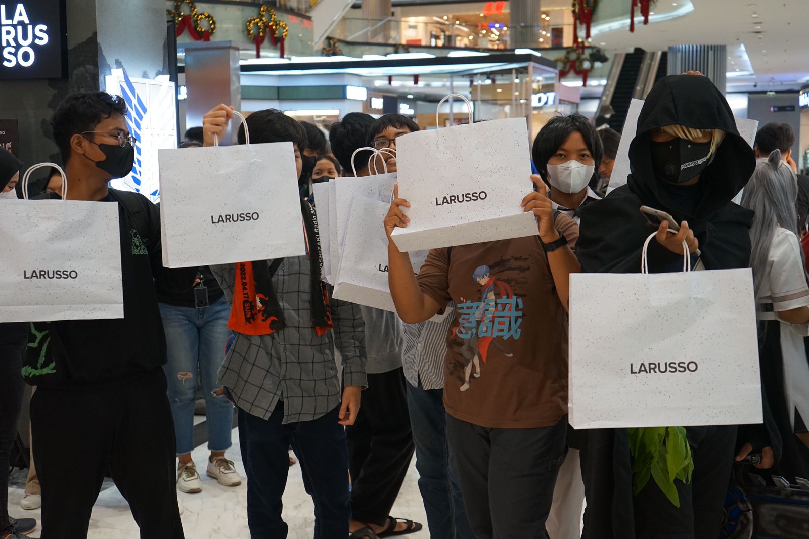 KOLABORASI: Lokal brand Larusso mengumumkan kolaborasi eksklusif pertama di Indonesia dengan anime and manga legendaris, Attack on Titan.