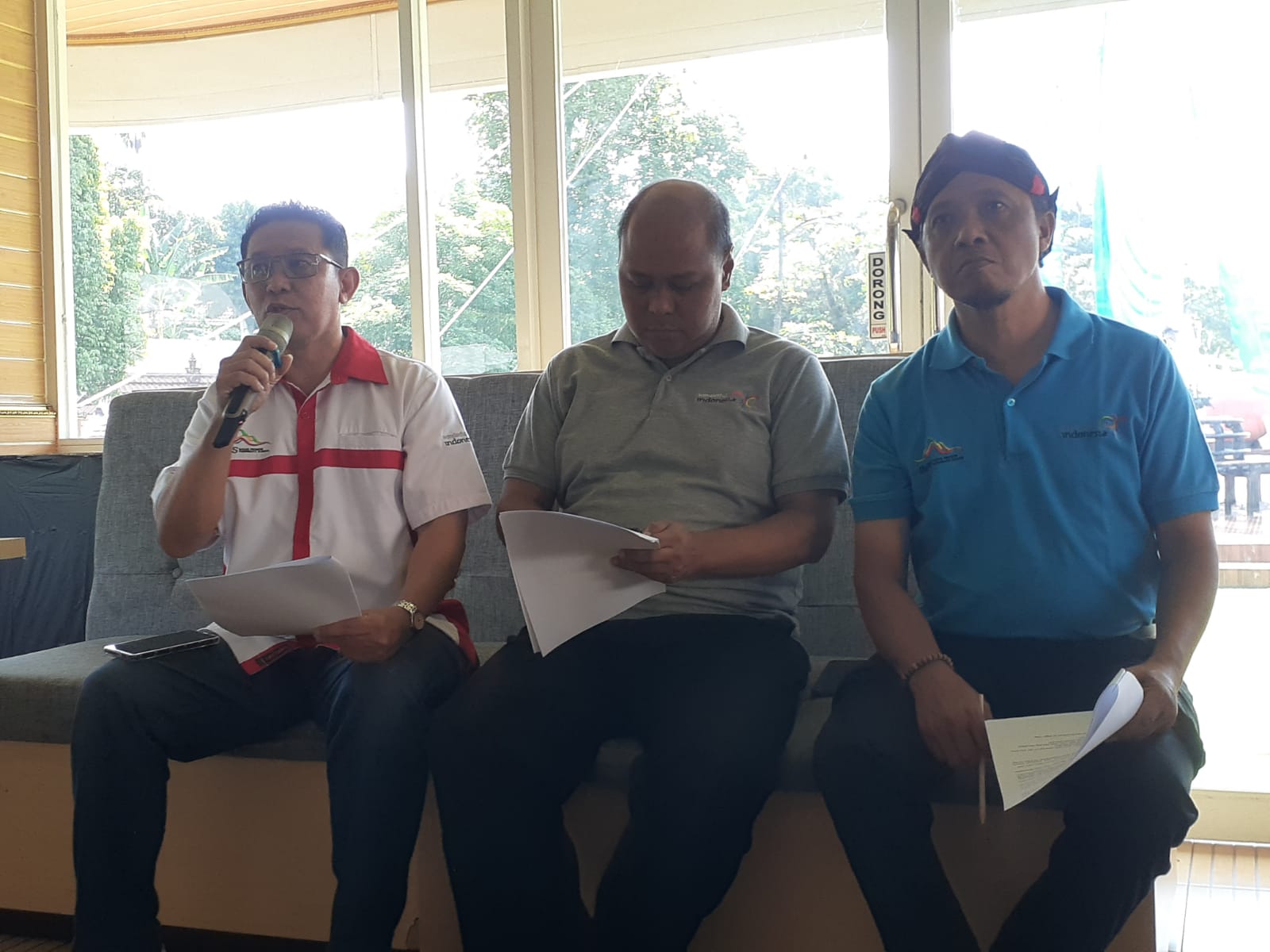 TARGET: Dinas Pariwisata Sleman dan Badan Promosi Pariwisata Sleman saat menggelar jumpa pers terkait dengan persiapan libur nataru pada Jumat (22/12). (IWAN NURWANTO/Radar Jogja)
