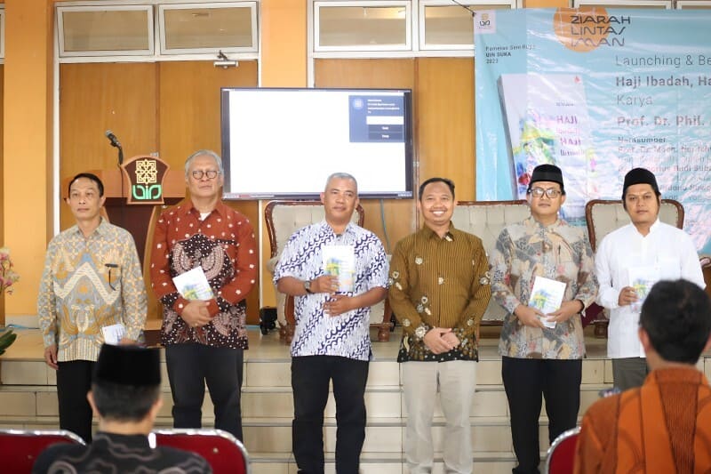 Bedah buku berjudul Haji Ibadah, Haji Ilmiah-Mencari Makna Antariman tentang Tawaf, Sai, Jamarat, dan tempat-Tempat Suci karya Rektor UIN Sunan Kalijaga Jogjakarta Prof Al Makin, Jumat (22/12/2023).