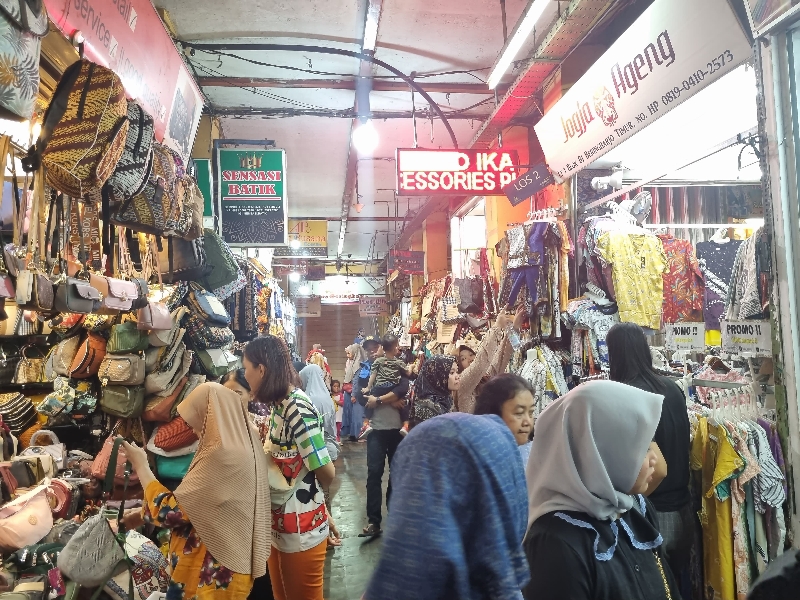 LENGKAP: Suasana di Pasar Beringharjo Jogjakarta. (Fahmi Fahriza/Radar Jogja)