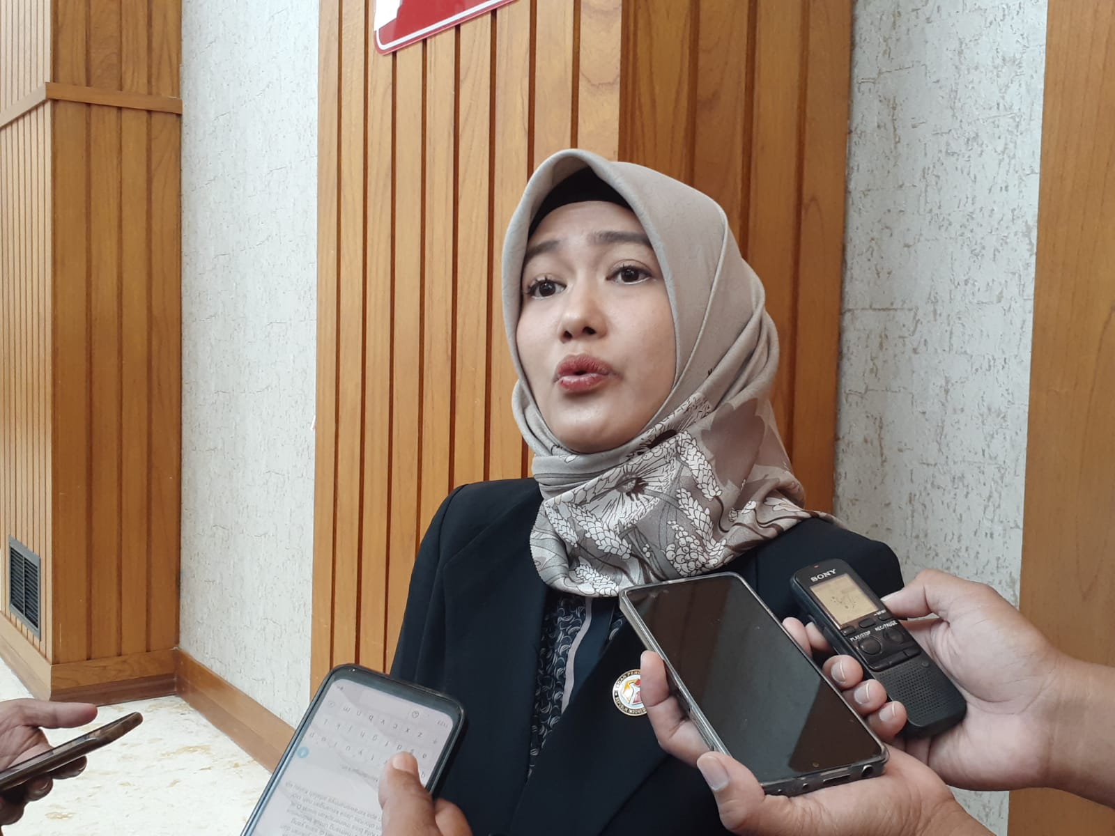 Komisioner Bawaslu DIJ Divisi Pencegahan Partisipasi Masyarakat dan Humas, Umi Illiyina. (IWAN NURWANTO/Radar Jogja)
