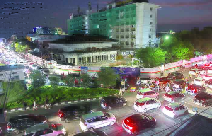 Puluhan ribu kendaraan dari luar kota masuk DIJ dalam momentum libur Natal dan tahun baru (Nataru) kali ini.