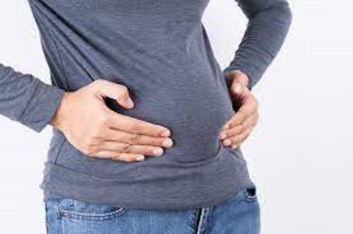 makan makananan pedas jadi faktor penyebab perut kembung (&nbsp;halodoc   )