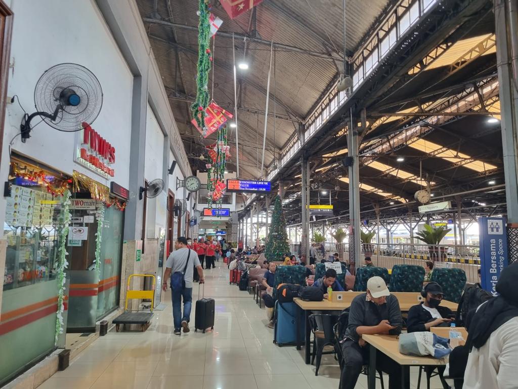 NYAMAN: Suasana Stasiun Tugu Jogja. (Daop 6)