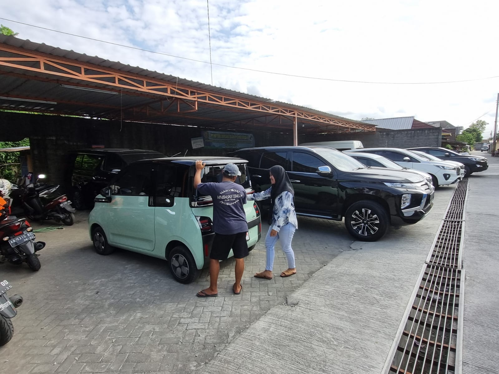 LARIS: Deretan mobil yang disewakan selama momentum nataru. (Fahmi Fahriza/Radar Jogja)