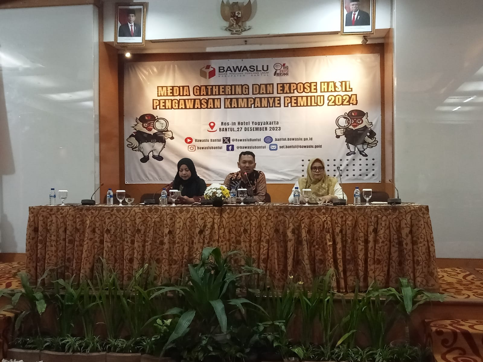 TERTIB: Komisioner Bawaslu Bantul dalam sebuah acara. (Gregorius Bramantyo/Radar Jogja)