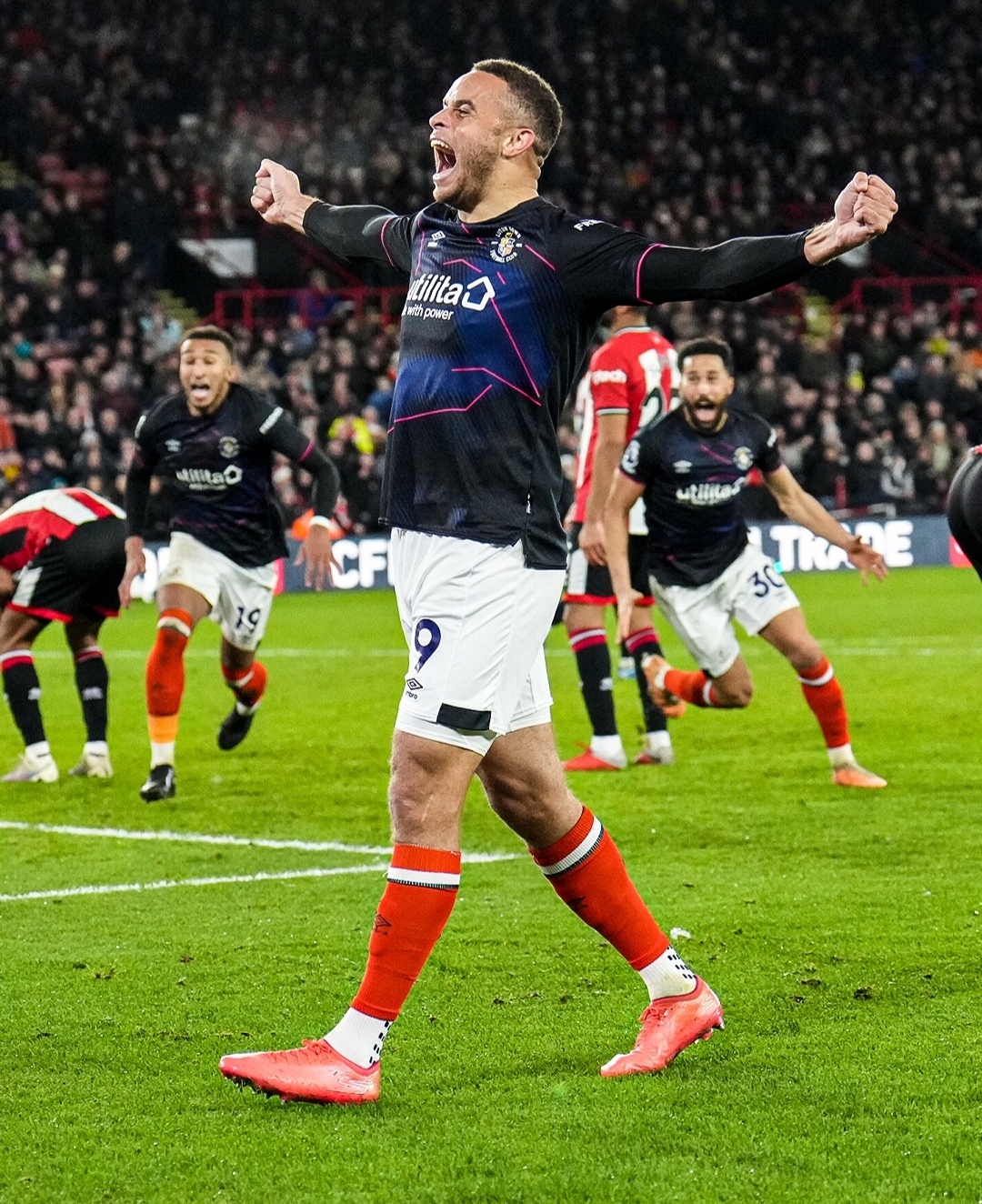 Luton Town berhasil kalahkan Sheffield United di kandangnya dengan skor 2-3 (ig lutontown)
