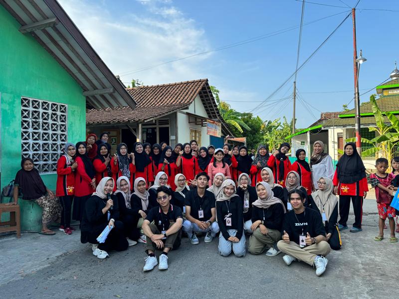 FOTO BARENG WARGA: Warga Tanjung Karang RT 29/30 mengikuti perlombaan volley dan kegiatan senam yang bertempat Patalan, Jetis, Bantul. (ISTIMEWA)